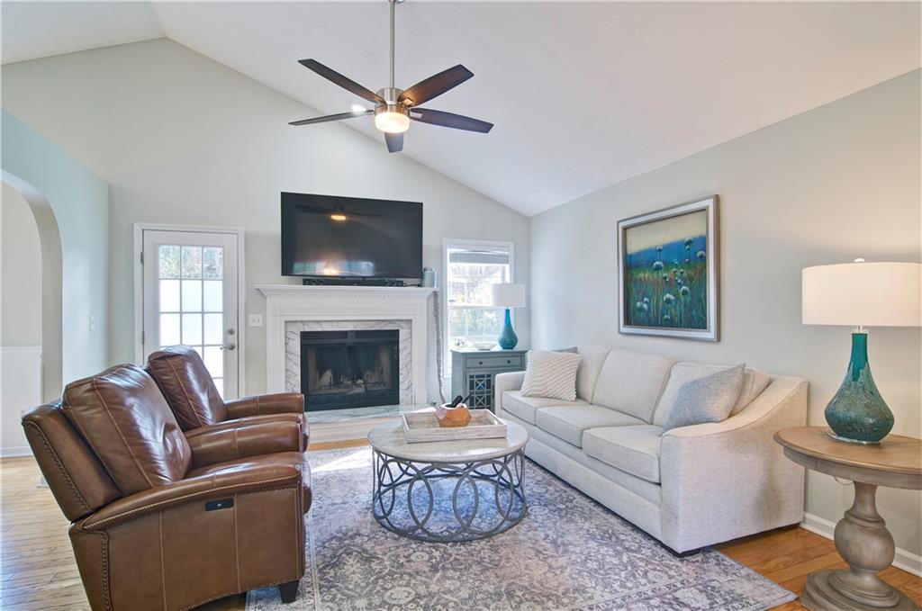 2593 Abbotts Glen Drive, Acworth, Georgia image 4