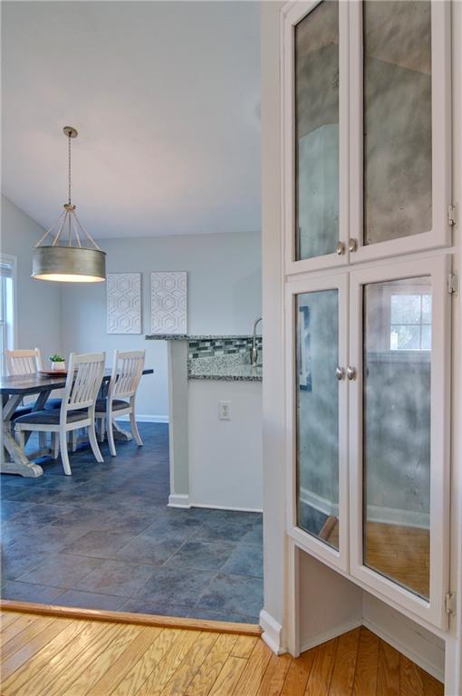 2593 Abbotts Glen Drive, Acworth, Georgia image 11