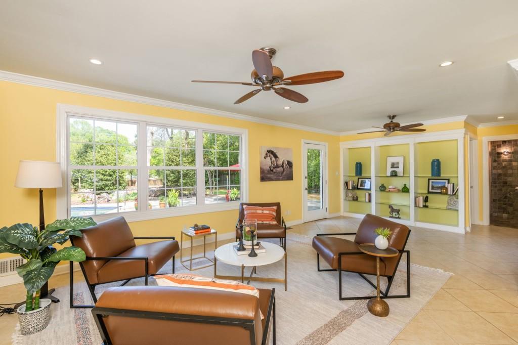 1775 Crestline Drive NE