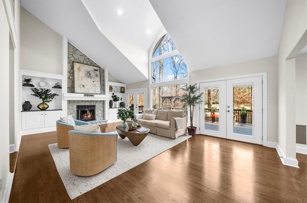 10155 Cresent Hill Lane