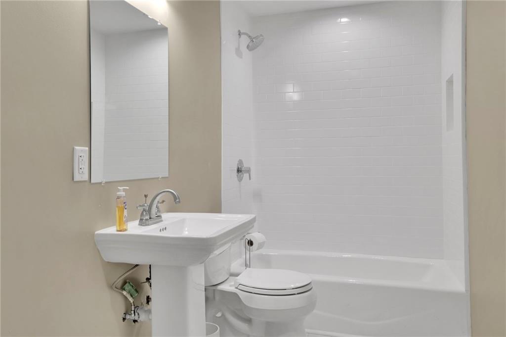 415 Winn Park Court, Roswell, Georgia image 33