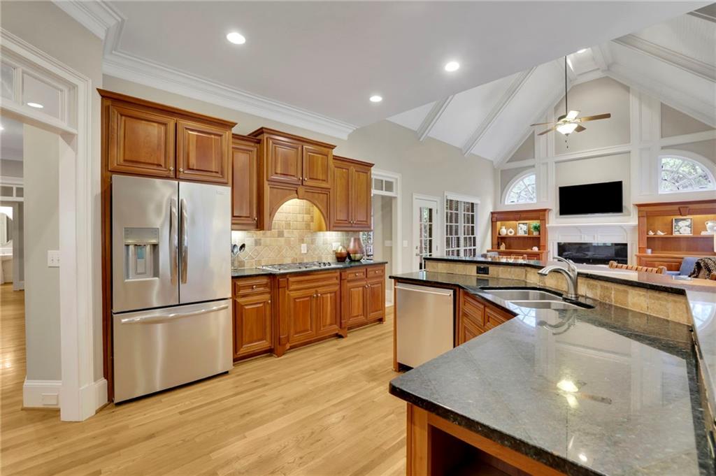415 Winn Park Court, Roswell, Georgia image 13