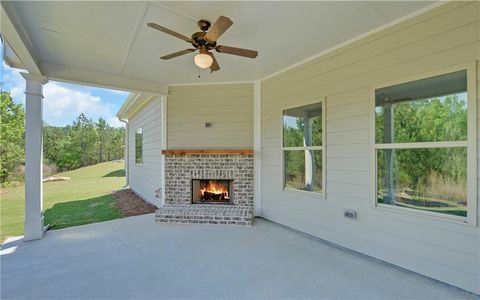 A home in Dacula