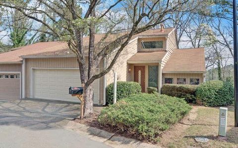 Townhouse For Sale - 390 Colony Cove<br/> Alpharetta, GA 30022