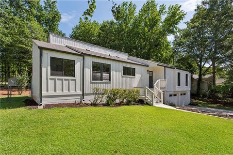 Photo of 3447 Dry Creek Road, Marietta, GA 30062 (MLS # 7753728)