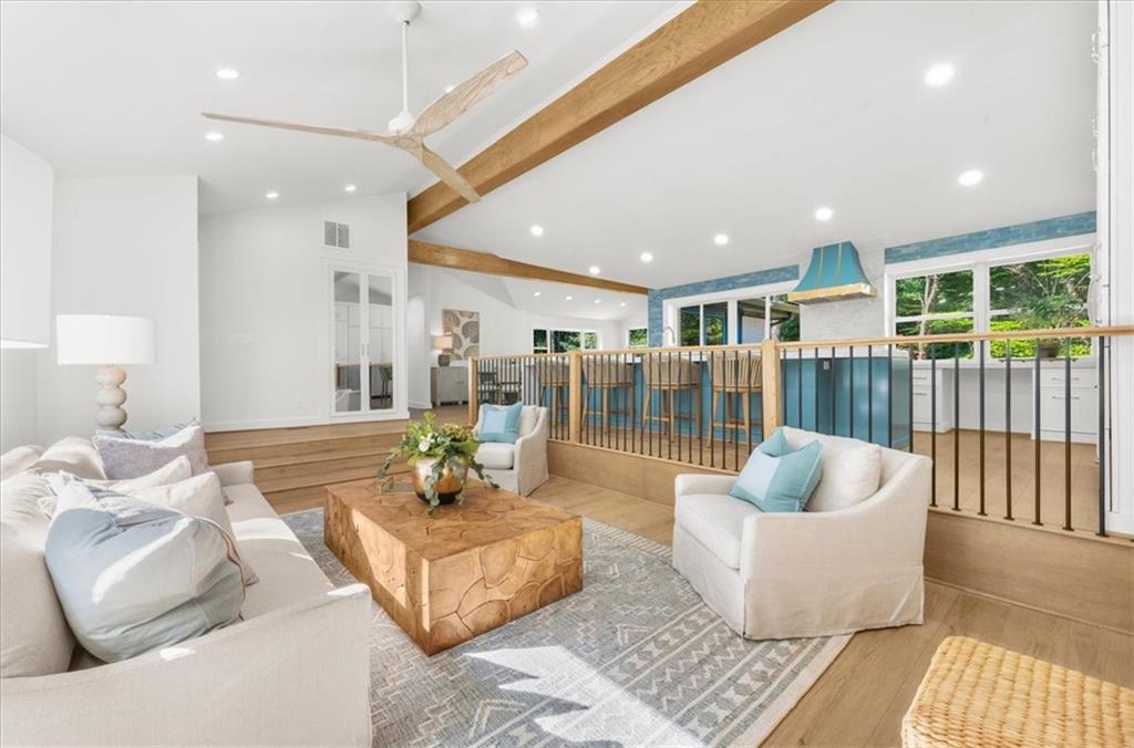 5839 Lakeshore Drive