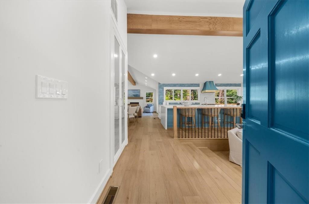 5839 Lakeshore Drive