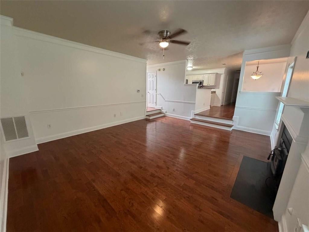 9469 Carnes Crossing Circle
