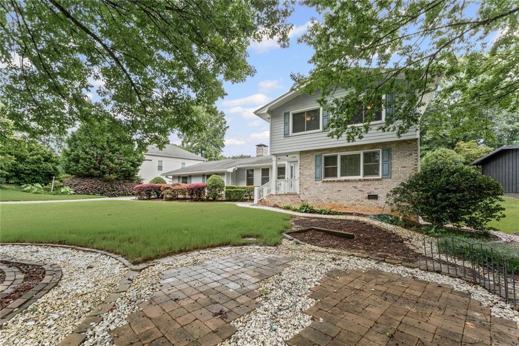 2737 Fontainebleau Drive