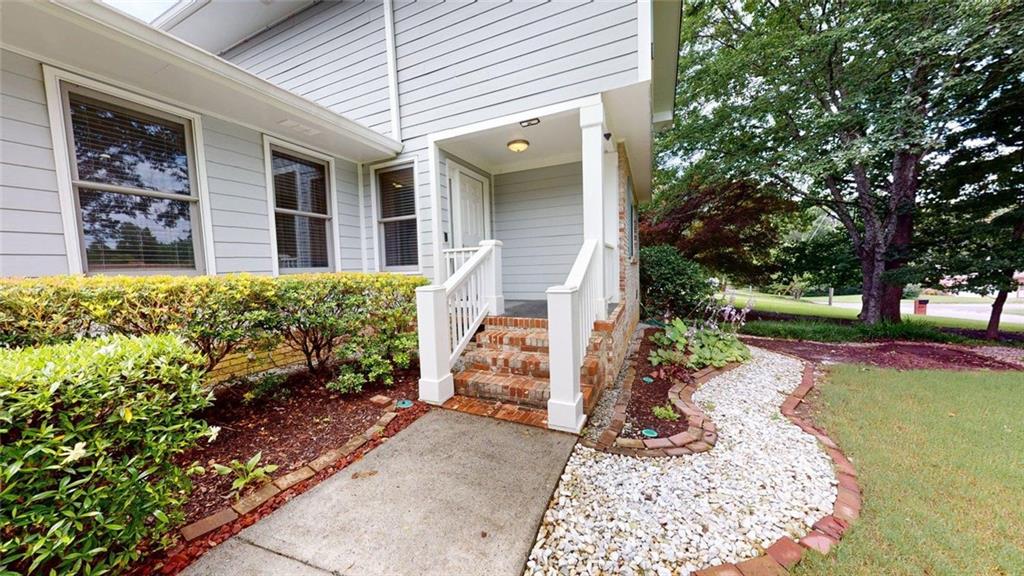 2737 Fontainebleau Drive