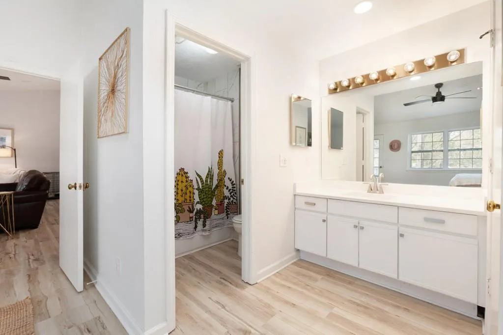 Roswell, Georgia 30076, United States, 2 Bedrooms Bedrooms, ,2 BathroomsBathrooms,Residential,Active,8510