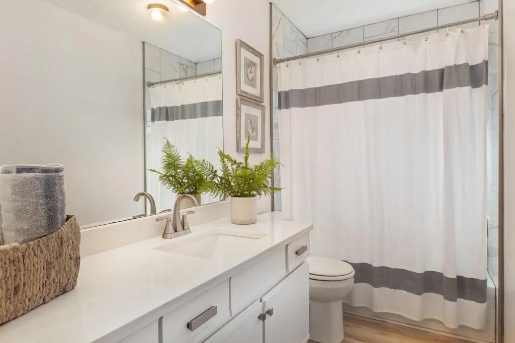 Roswell, Georgia 30076, United States, 2 Bedrooms Bedrooms, ,2 BathroomsBathrooms,Residential,Active,8510