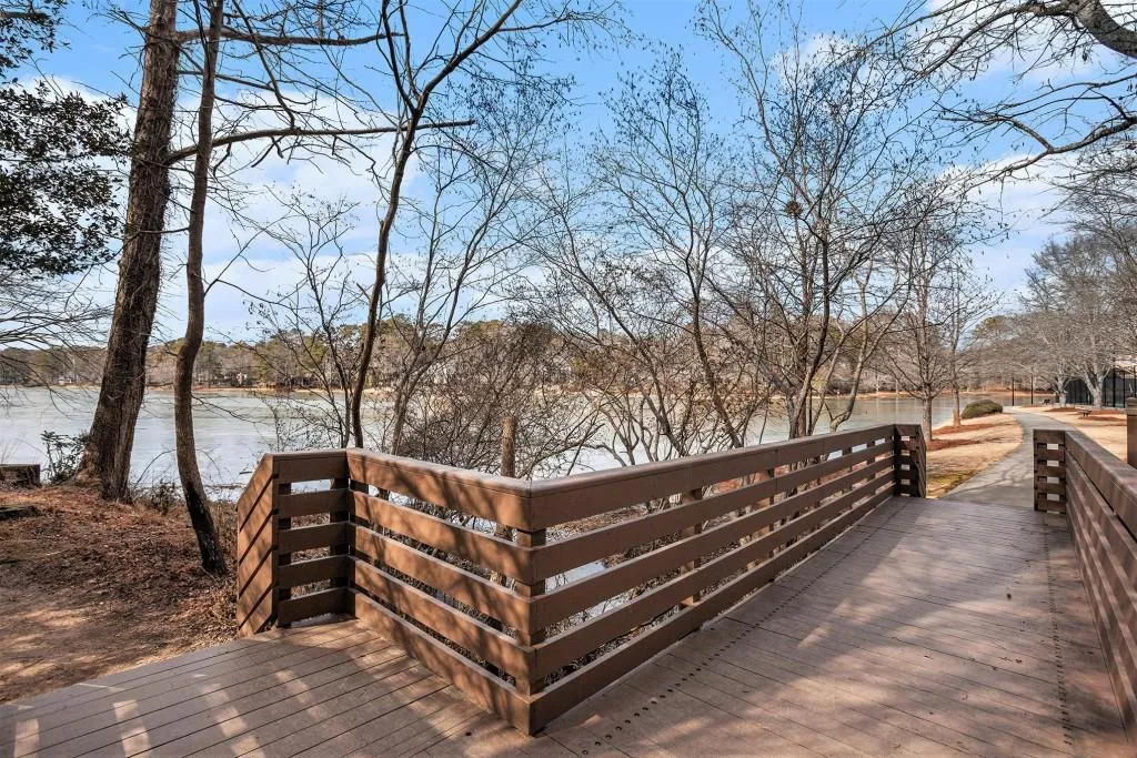 Roswell, Georgia 30076, United States, 2 Bedrooms Bedrooms, ,2 BathroomsBathrooms,Residential,Active,8510