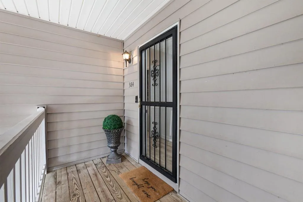 Roswell, Georgia 30076, United States, 2 Bedrooms Bedrooms, ,2 BathroomsBathrooms,Residential,Active,8510