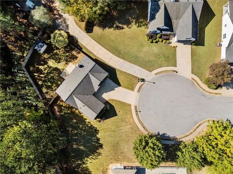 A home in Dacula