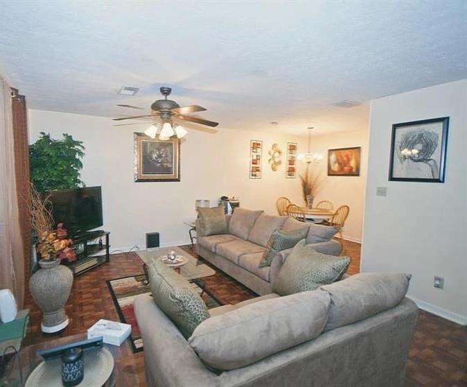 5472 Bishops Circle