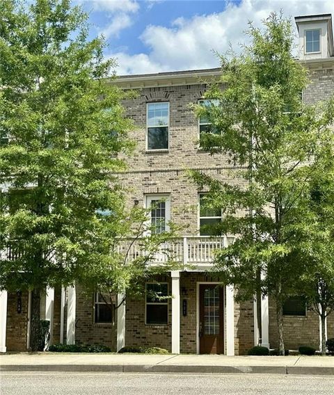 Townhouse For Sale - 521 Headwind Way<br/> Alpharetta, GA 30005
