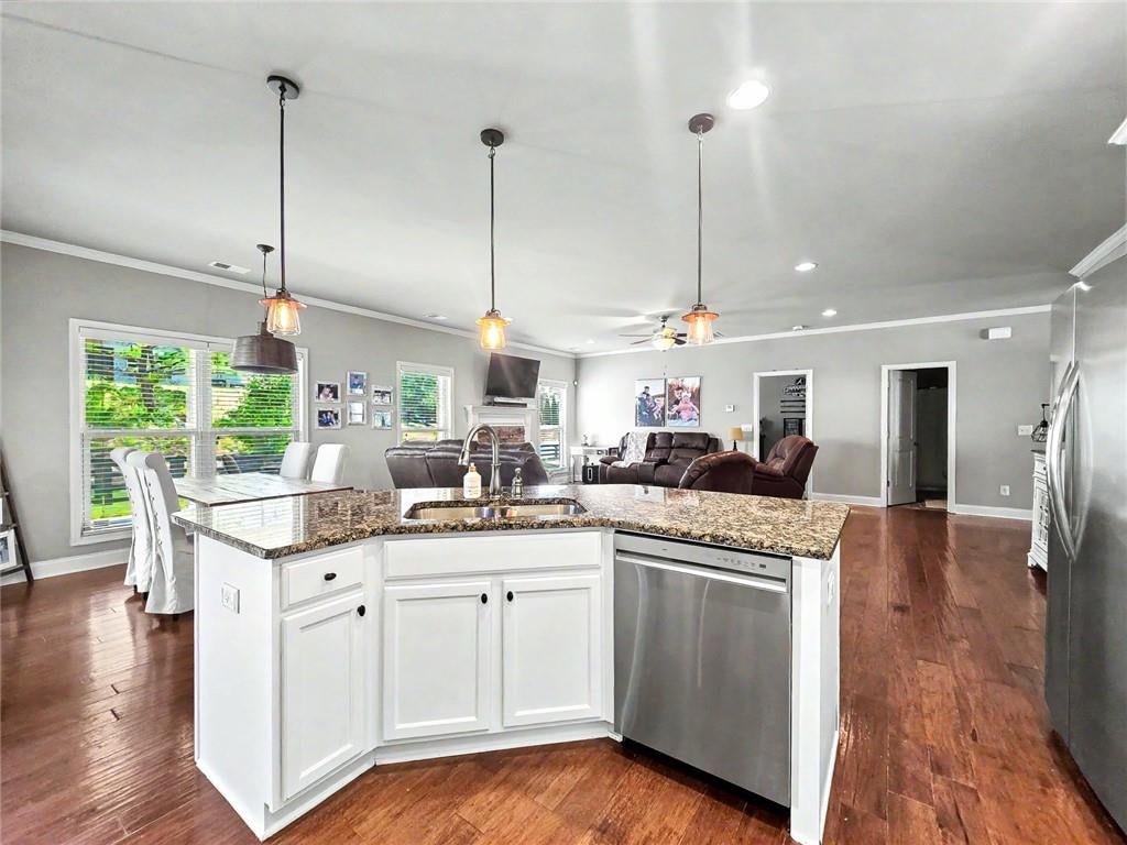81 White Magnolia Way