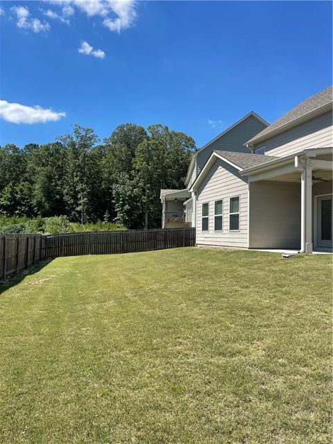 A home in Dacula