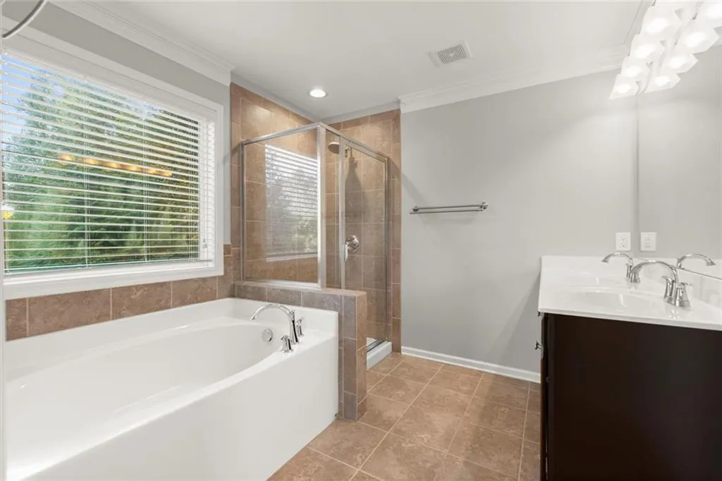 Smyrna, Georgia 30082, United States, 2 Bedrooms Bedrooms, ,4 BathroomsBathrooms,Residential,Coming Soon,221534