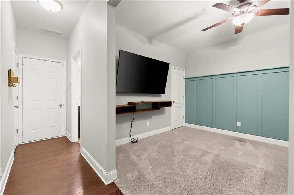 Smyrna, Georgia 30082, United States, 2 Bedrooms Bedrooms, ,4 BathroomsBathrooms,Residential,Coming Soon,221534