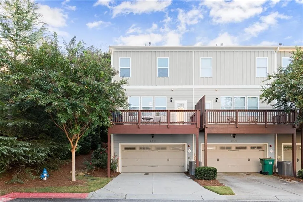 Smyrna, Georgia 30082, United States, 2 Bedrooms Bedrooms, ,4 BathroomsBathrooms,Residential,Coming Soon,221534