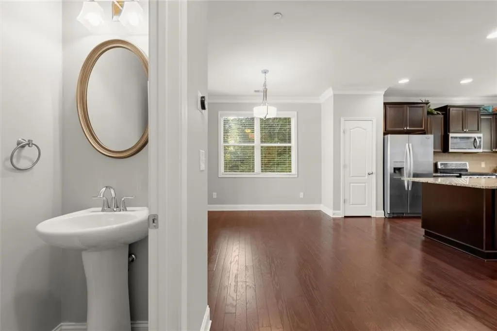 Smyrna, Georgia 30082, United States, 2 Bedrooms Bedrooms, ,4 BathroomsBathrooms,Residential,Coming Soon,221534