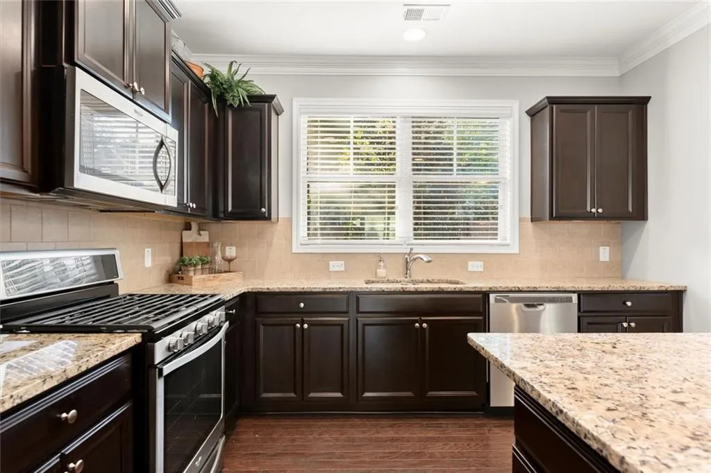 Smyrna, Georgia 30082, United States, 2 Bedrooms Bedrooms, ,4 BathroomsBathrooms,Residential,Coming Soon,221534