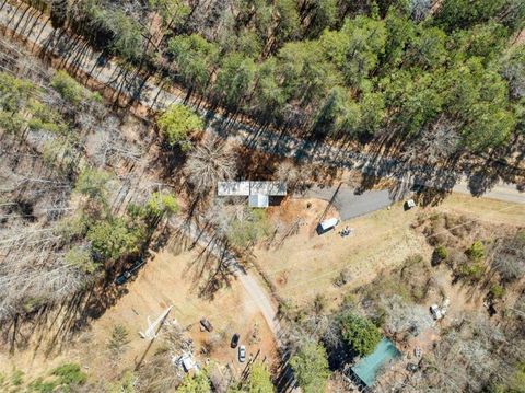 A home in Dawsonville