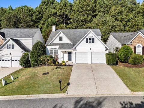 Homes For Sale - 2950 Serenade Court<br/> Alpharetta, GA 30004