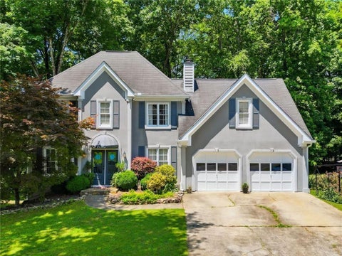 Homes For Sale - 717 Jamie Way<br/> Woodstock, GA 30188