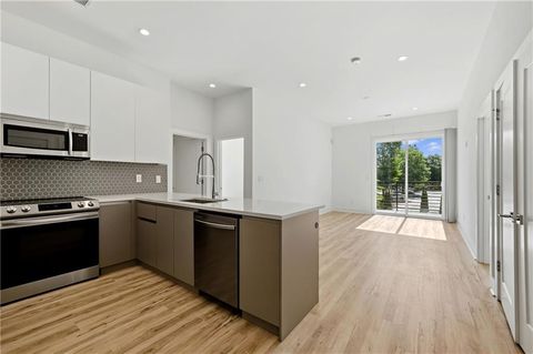 Condo For Sale - 1155 Custer Avenue #202<br/> Atlanta, GA 30316