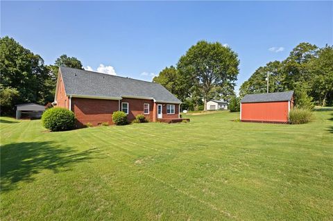 A home in Hiram