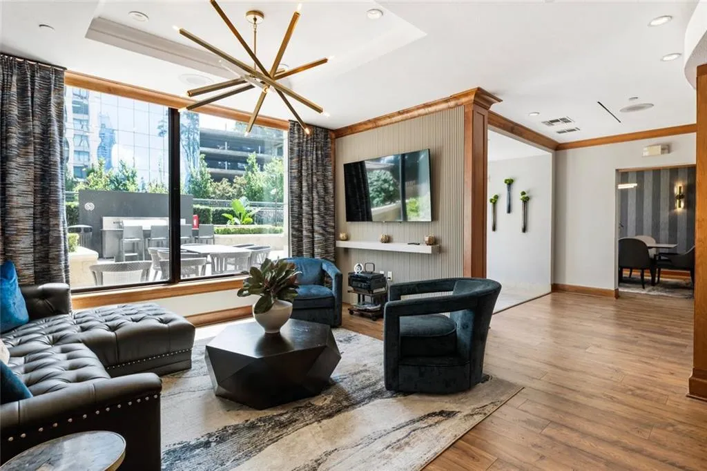 Atlanta, Georgia 30326, United States, 2 Bedrooms Bedrooms, ,2 BathroomsBathrooms,Residential,Active,164620