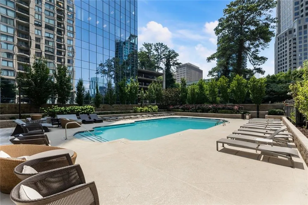 Atlanta, Georgia 30326, United States, 2 Bedrooms Bedrooms, ,2 BathroomsBathrooms,Residential,Active,164620