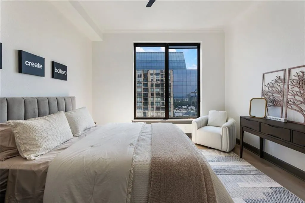 Atlanta, Georgia 30326, United States, 2 Bedrooms Bedrooms, ,2 BathroomsBathrooms,Residential,Active,164620