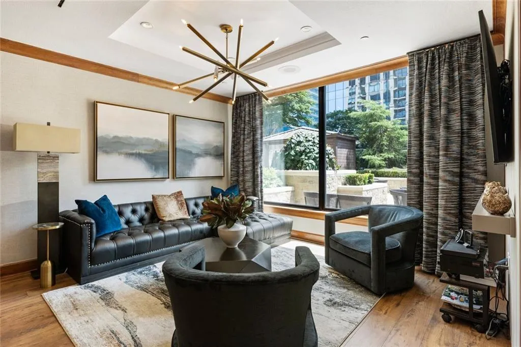 Atlanta, Georgia 30326, United States, 2 Bedrooms Bedrooms, ,2 BathroomsBathrooms,Residential,Active,164620