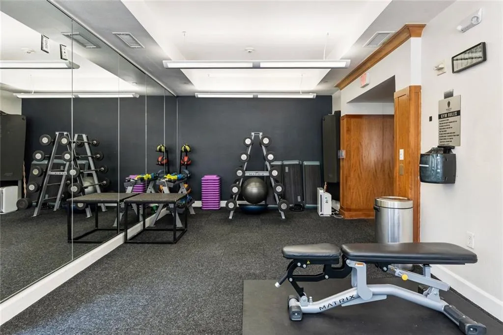 Atlanta, Georgia 30326, United States, 2 Bedrooms Bedrooms, ,2 BathroomsBathrooms,Residential,Active,164620