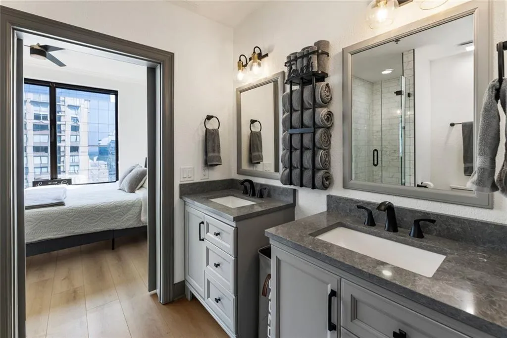 Atlanta, Georgia 30326, United States, 2 Bedrooms Bedrooms, ,2 BathroomsBathrooms,Residential,Active,164620