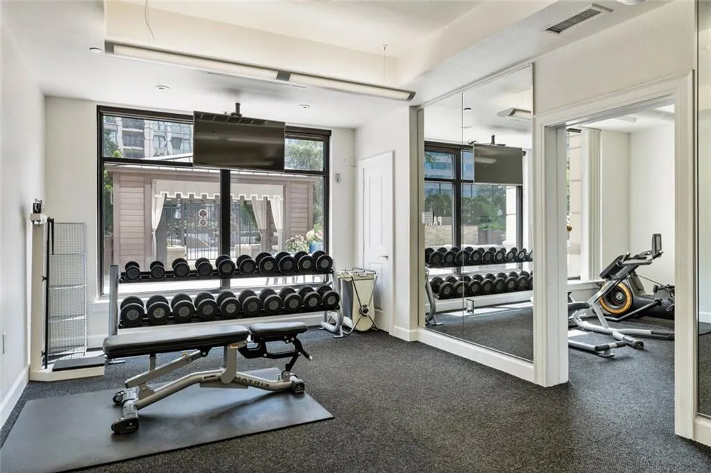 Atlanta, Georgia 30326, United States, 2 Bedrooms Bedrooms, ,2 BathroomsBathrooms,Residential,Active,164620