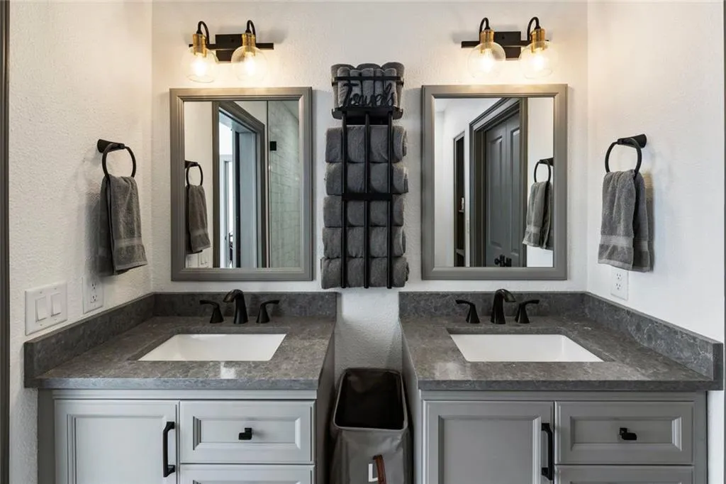 Atlanta, Georgia 30326, United States, 2 Bedrooms Bedrooms, ,2 BathroomsBathrooms,Residential,Active,164620