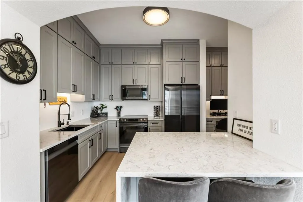 Atlanta, Georgia 30326, United States, 2 Bedrooms Bedrooms, ,2 BathroomsBathrooms,Residential,Active,164620