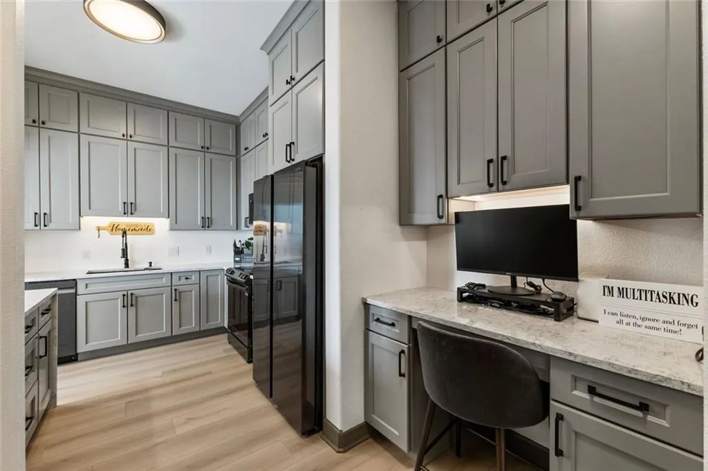 Atlanta, Georgia 30326, United States, 2 Bedrooms Bedrooms, ,2 BathroomsBathrooms,Residential,Active,164620