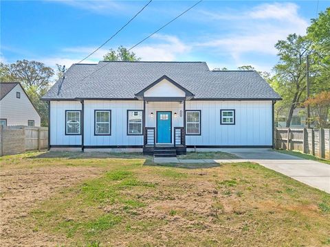 Homes For Sale - 1136 Oak Knoll Terrace<br/> Atlanta, GA 30315