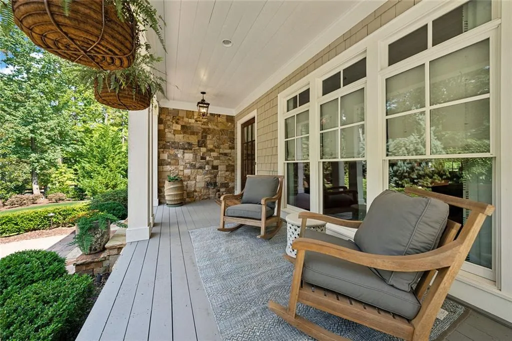 Roswell, Georgia 30075, United States, 4 Bedrooms Bedrooms, ,5 BathroomsBathrooms,Residential,Pending,199786