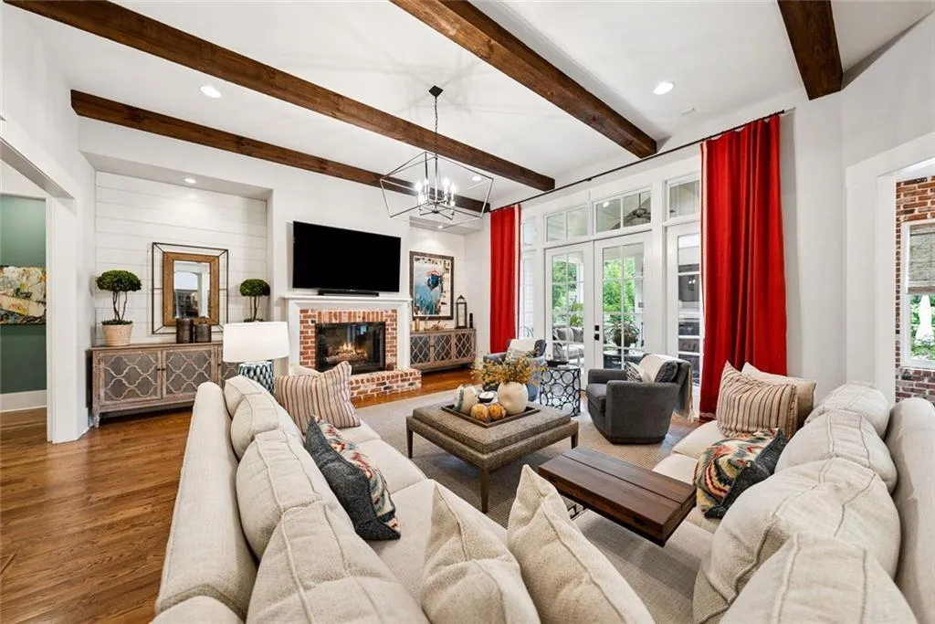 Roswell, Georgia 30075, United States, 4 Bedrooms Bedrooms, ,5 BathroomsBathrooms,Residential,Pending,199786