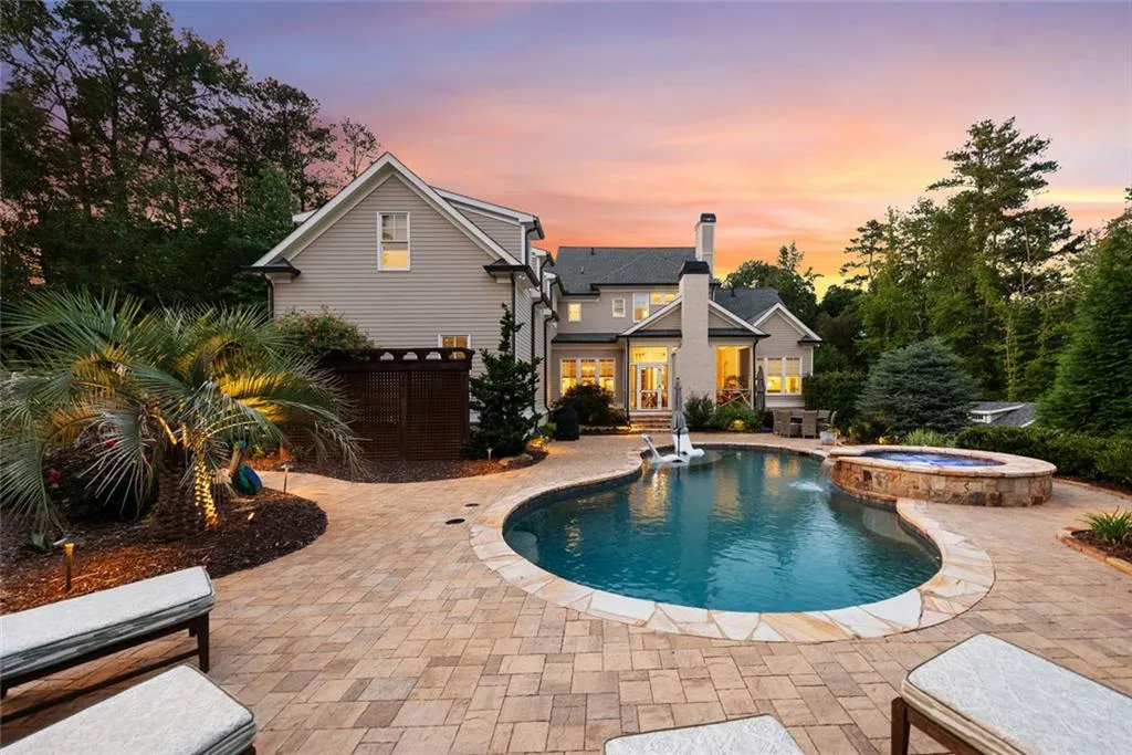 Roswell, Georgia 30075, United States, 4 Bedrooms Bedrooms, ,5 BathroomsBathrooms,Residential,Pending,199786