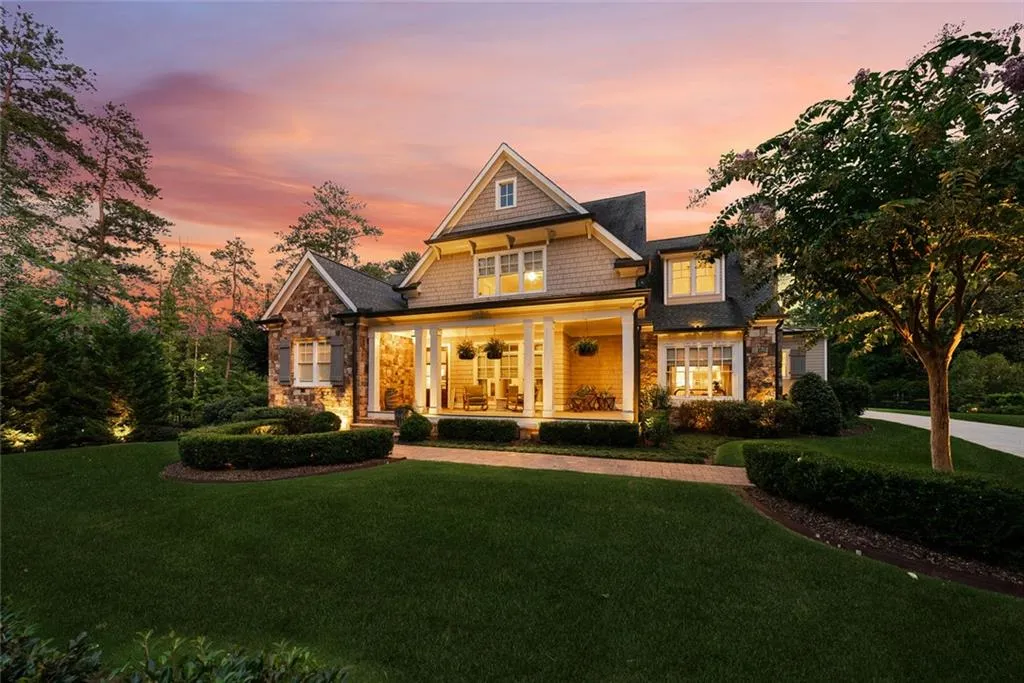 Roswell, Georgia 30075, United States, 4 Bedrooms Bedrooms, ,5 BathroomsBathrooms,Residential,Pending,199786