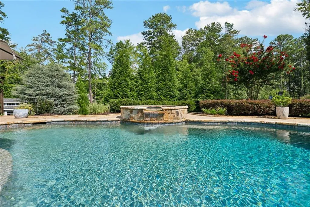 Roswell, Georgia 30075, United States, 4 Bedrooms Bedrooms, ,5 BathroomsBathrooms,Residential,Pending,199786