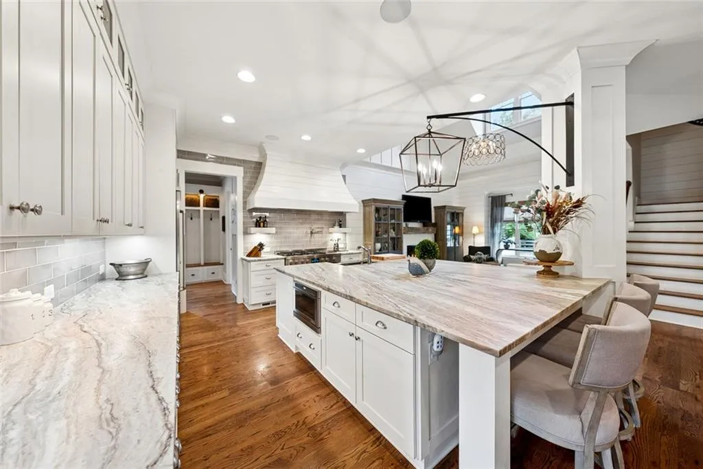 Roswell, Georgia 30075, United States, 4 Bedrooms Bedrooms, ,5 BathroomsBathrooms,Residential,Pending,199786